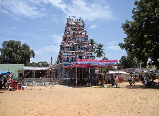 Sri Pallikondeshwara swamy temple at Suruthapalli. Parvathi held the poison in the throat she is called as `Sarvamangalabigar In Surutapalli.